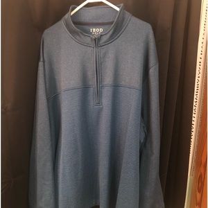 Izod Golf 1/4 zip hydro shield